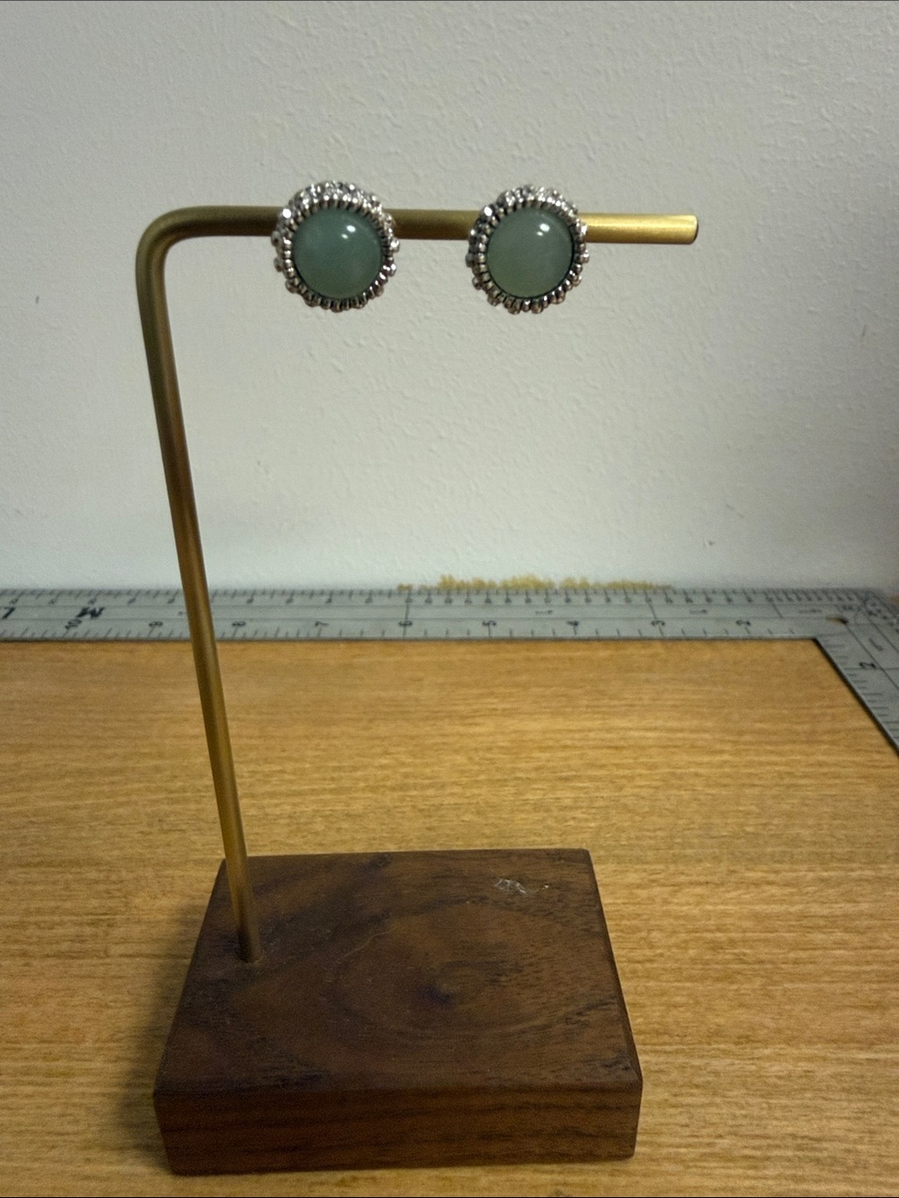 Green bead with silver tone metal circle study earrings